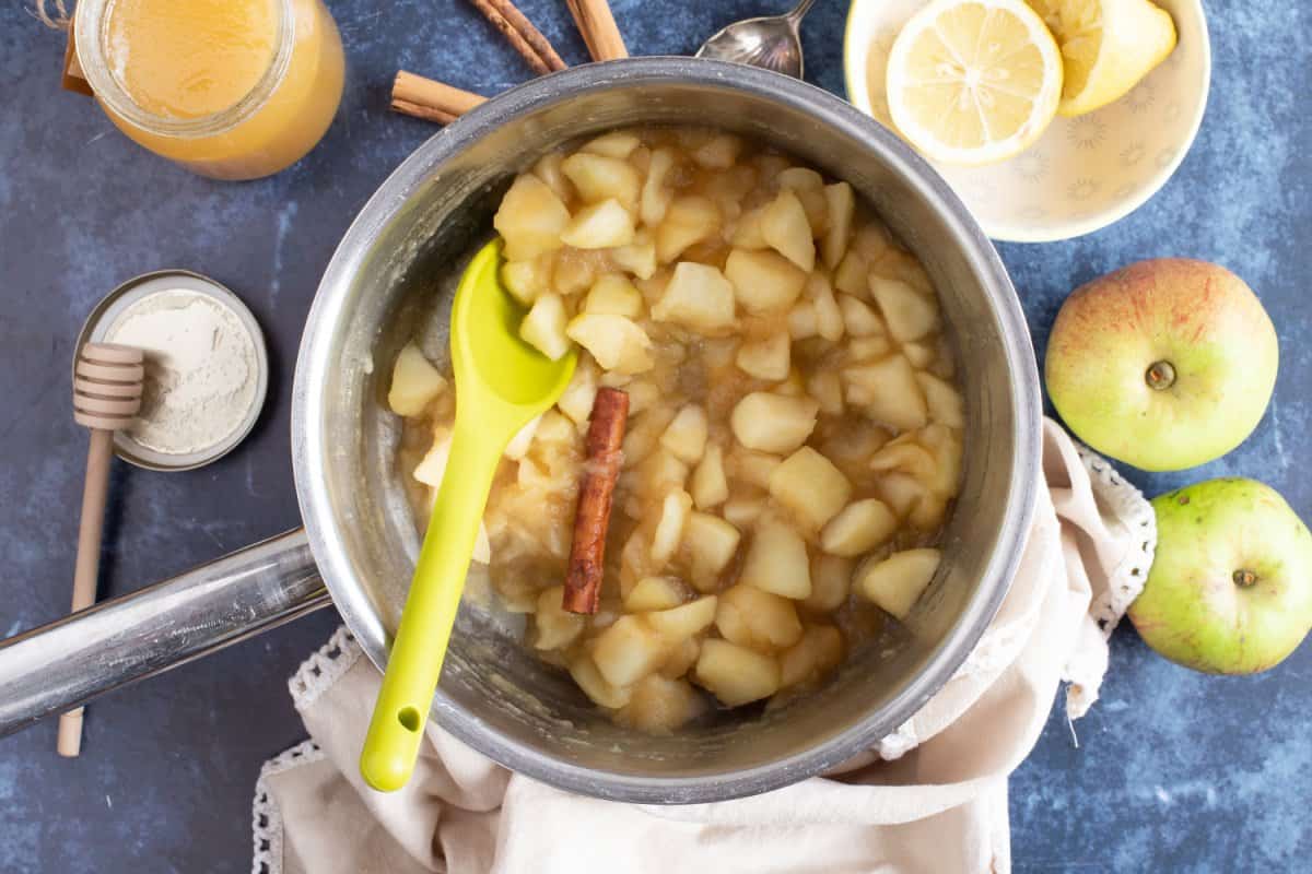 Easy Cinnamon Stewed Apples Recipe Effortless Foodie