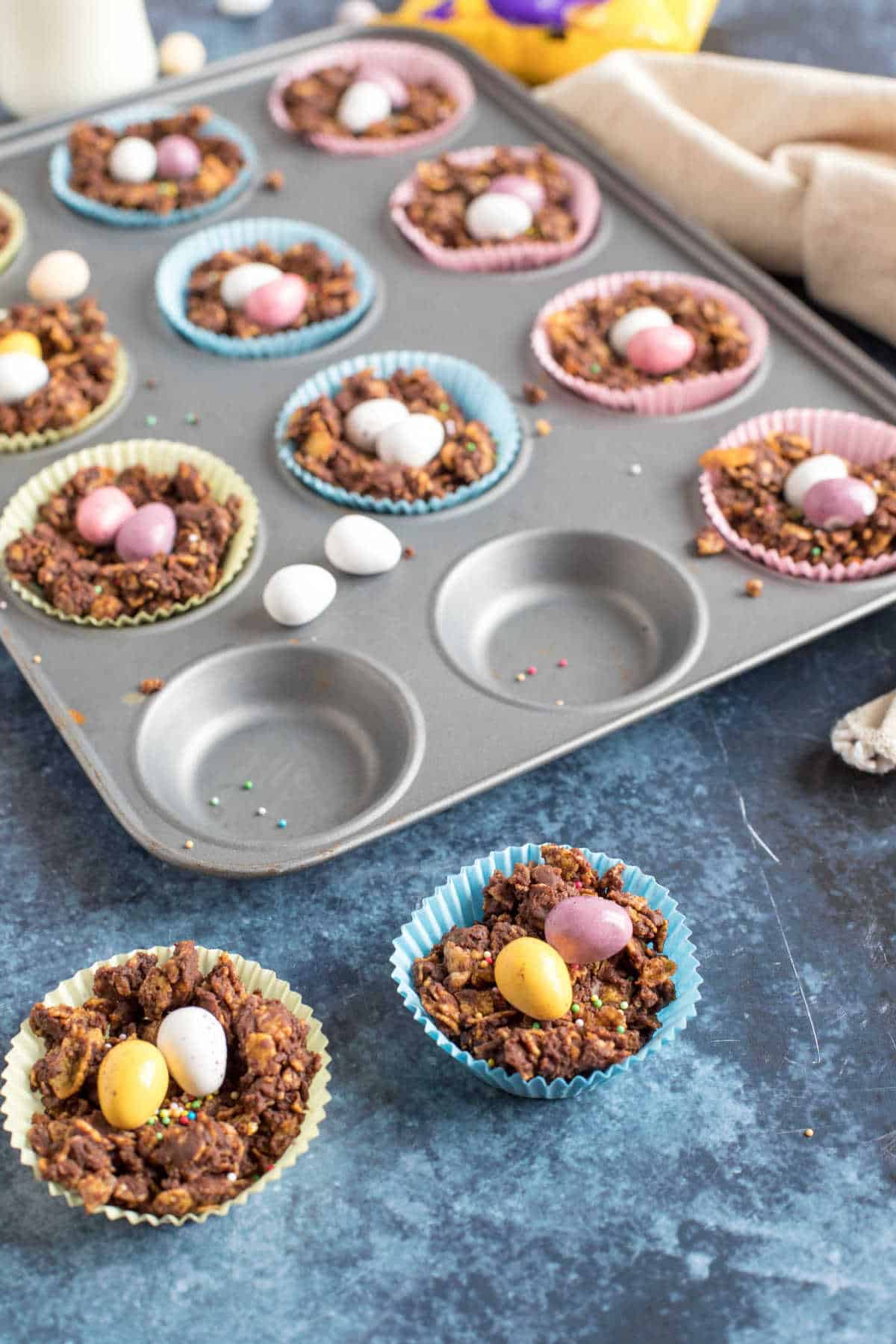 Cornflake cakes with mini eggs.