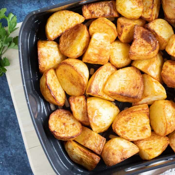 Roast potatoes in an air fryer.