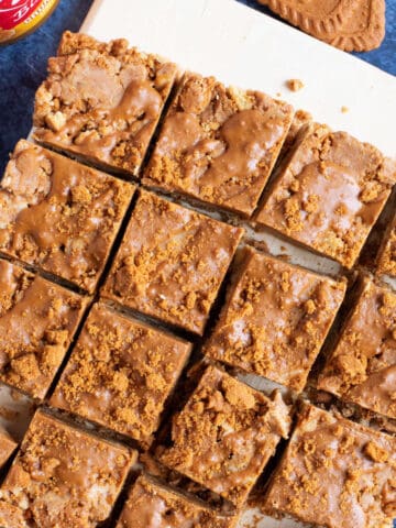 Biscoff Tiffin cut into squares.