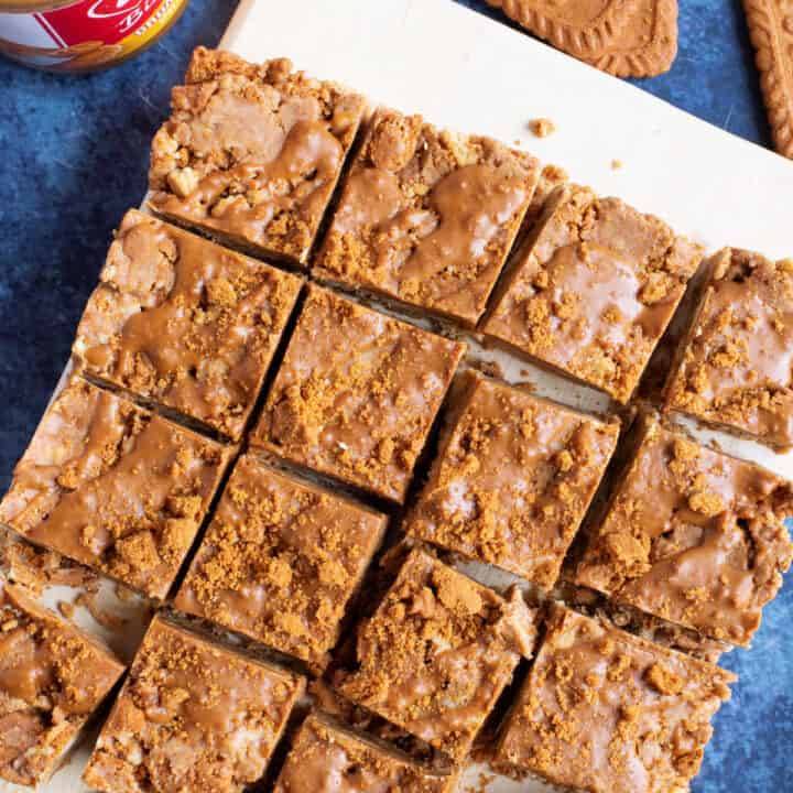 Biscoff Tiffin cut into squares.