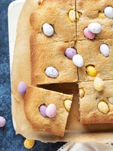 mini egg cookie bars cut into slices.