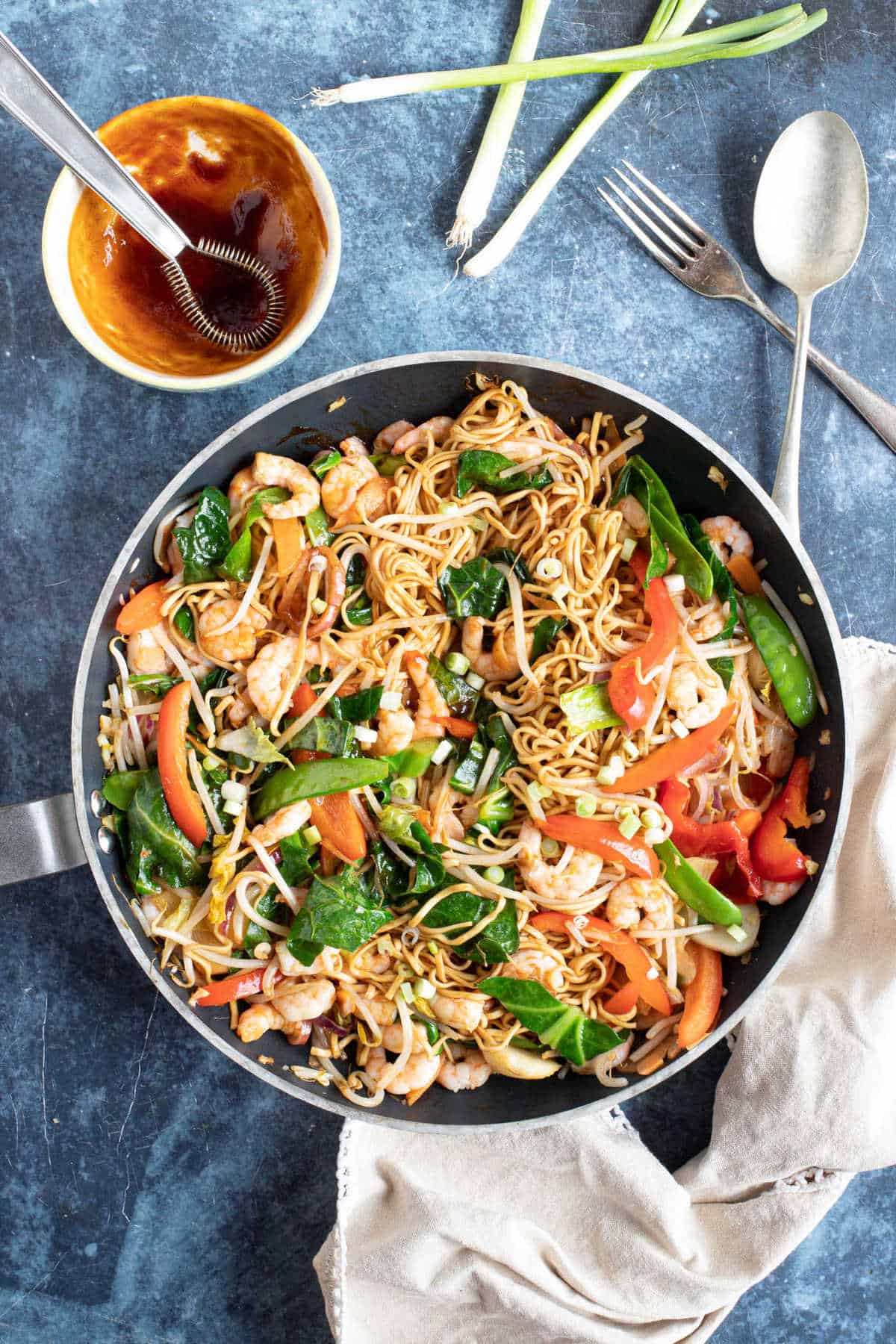 Prawn chow mein.