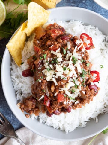 A bowl of slow cooker chilli con carne.