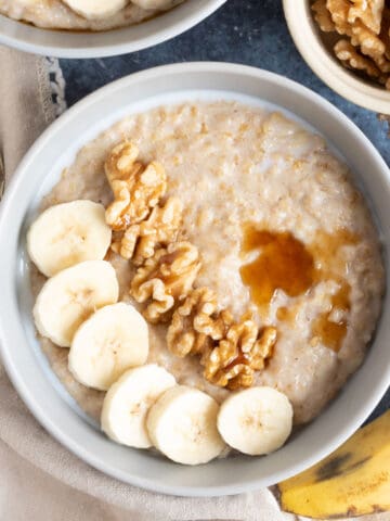 Banana porridge in a bowl.