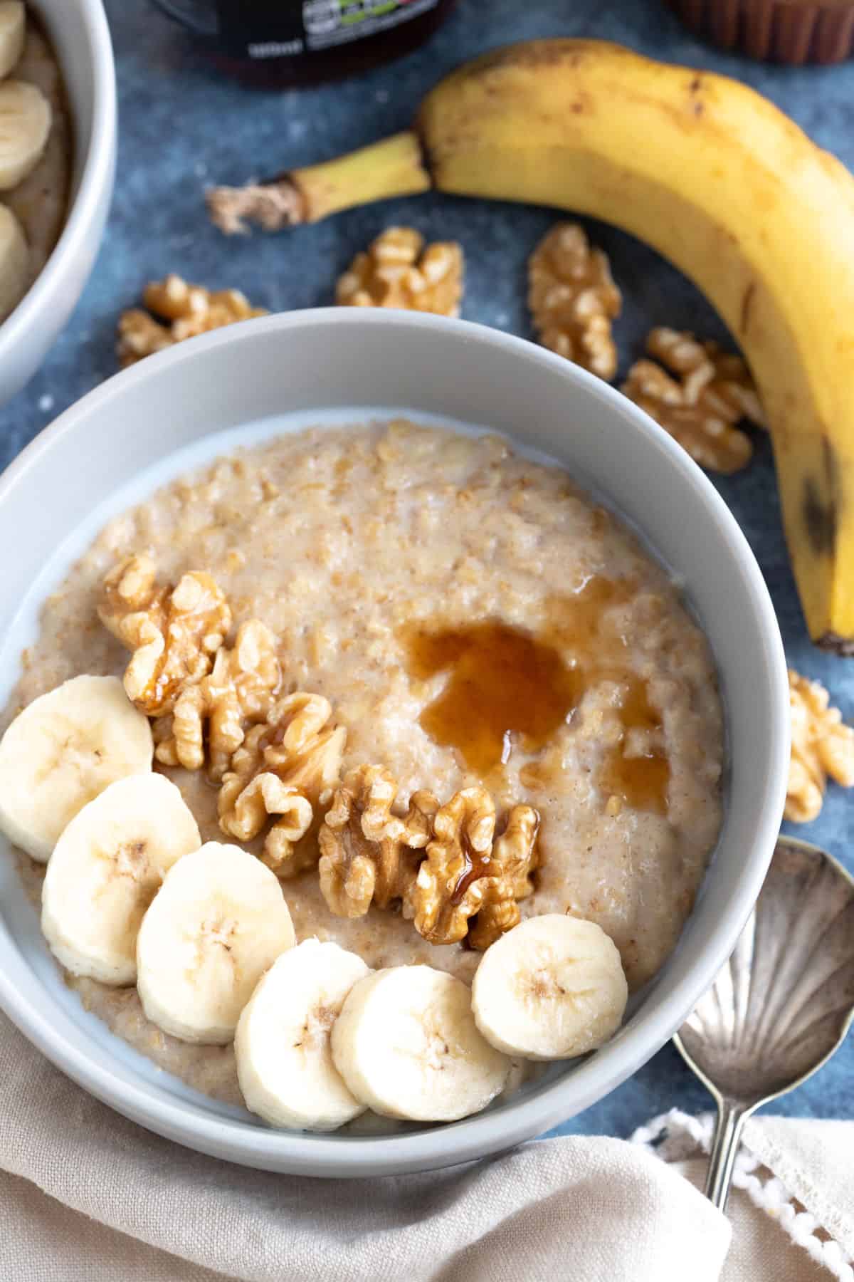 A bowl of cinnamon banana porridge.