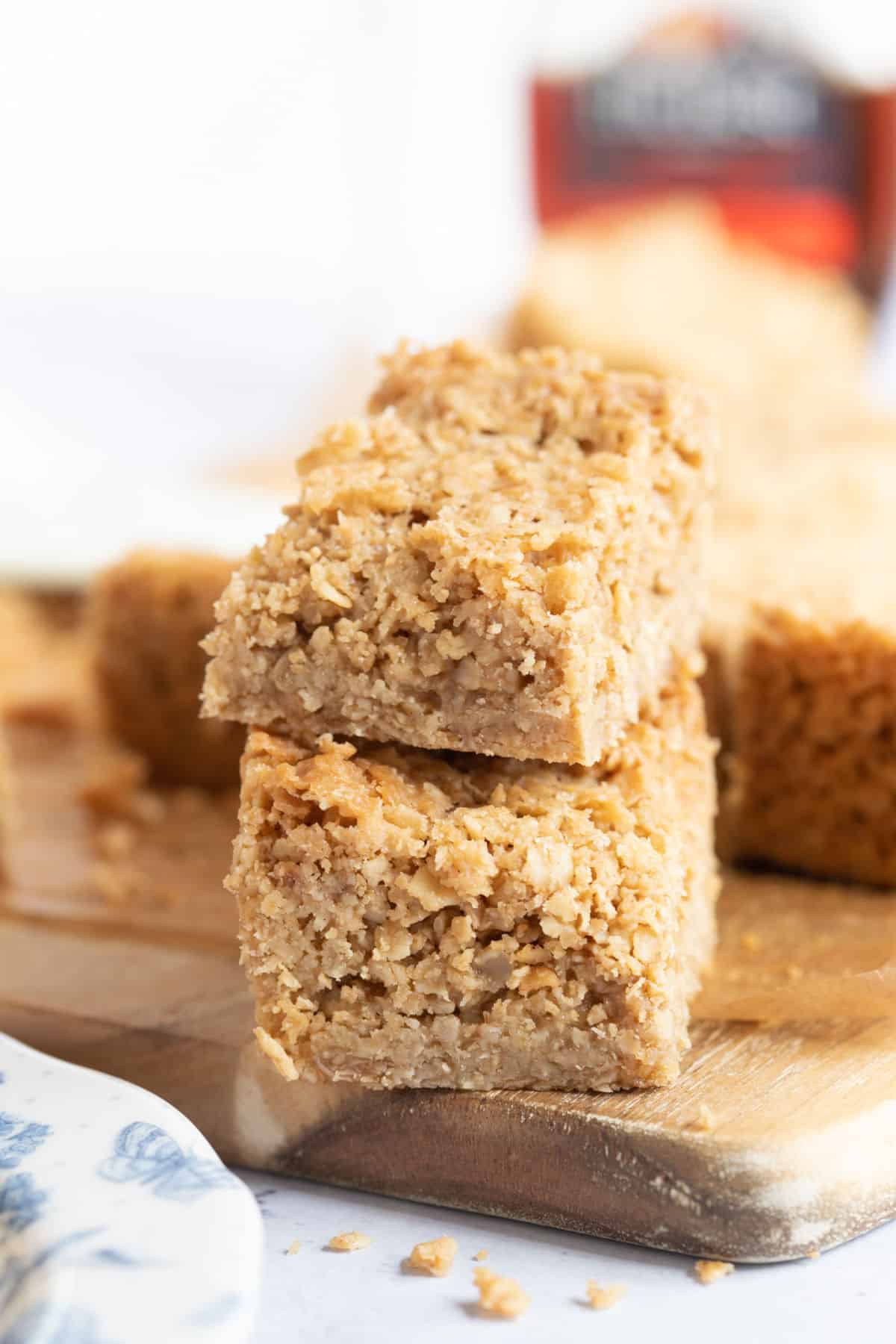 A stack of maple syrup flapjacks.