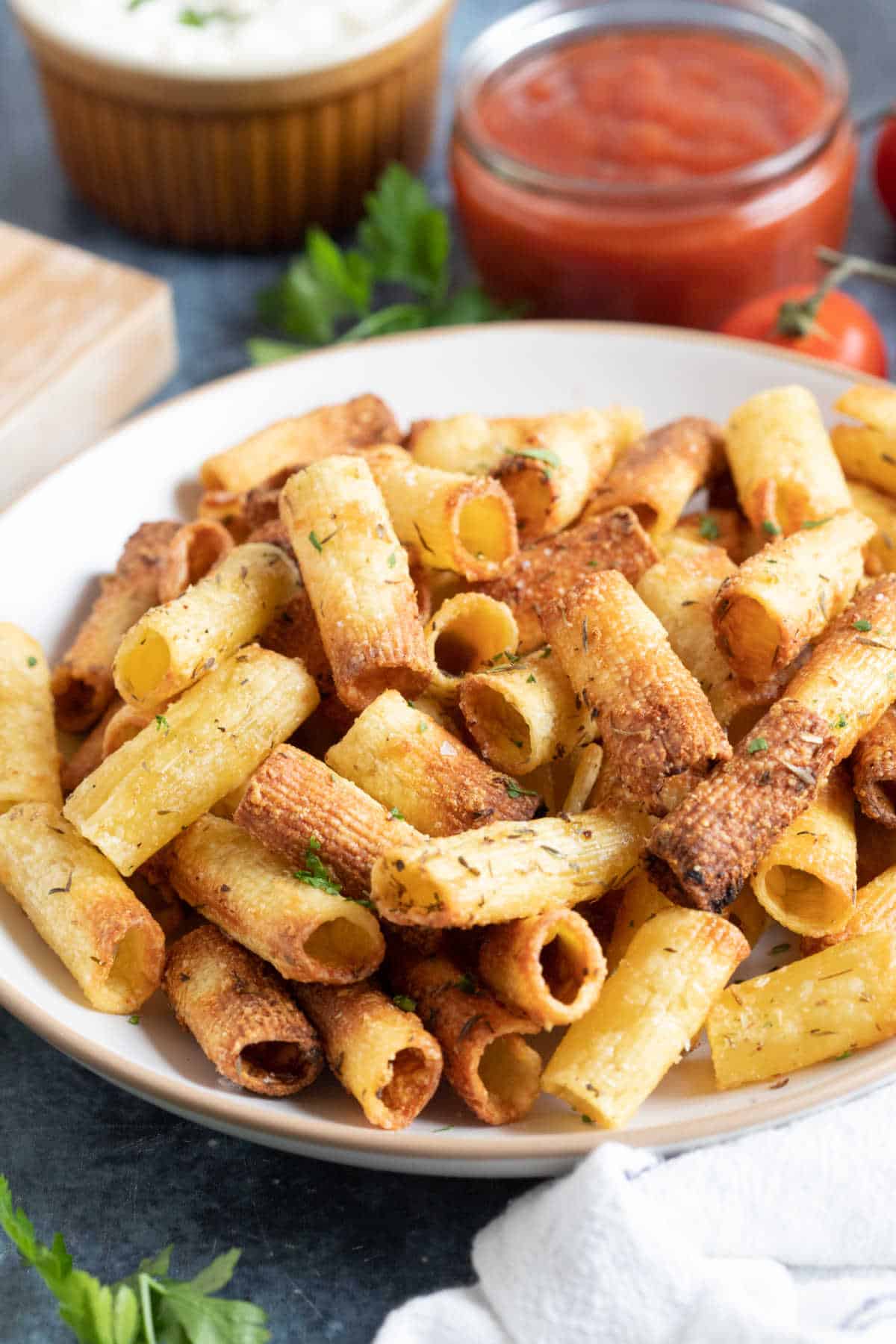 A plate of oasta chips.