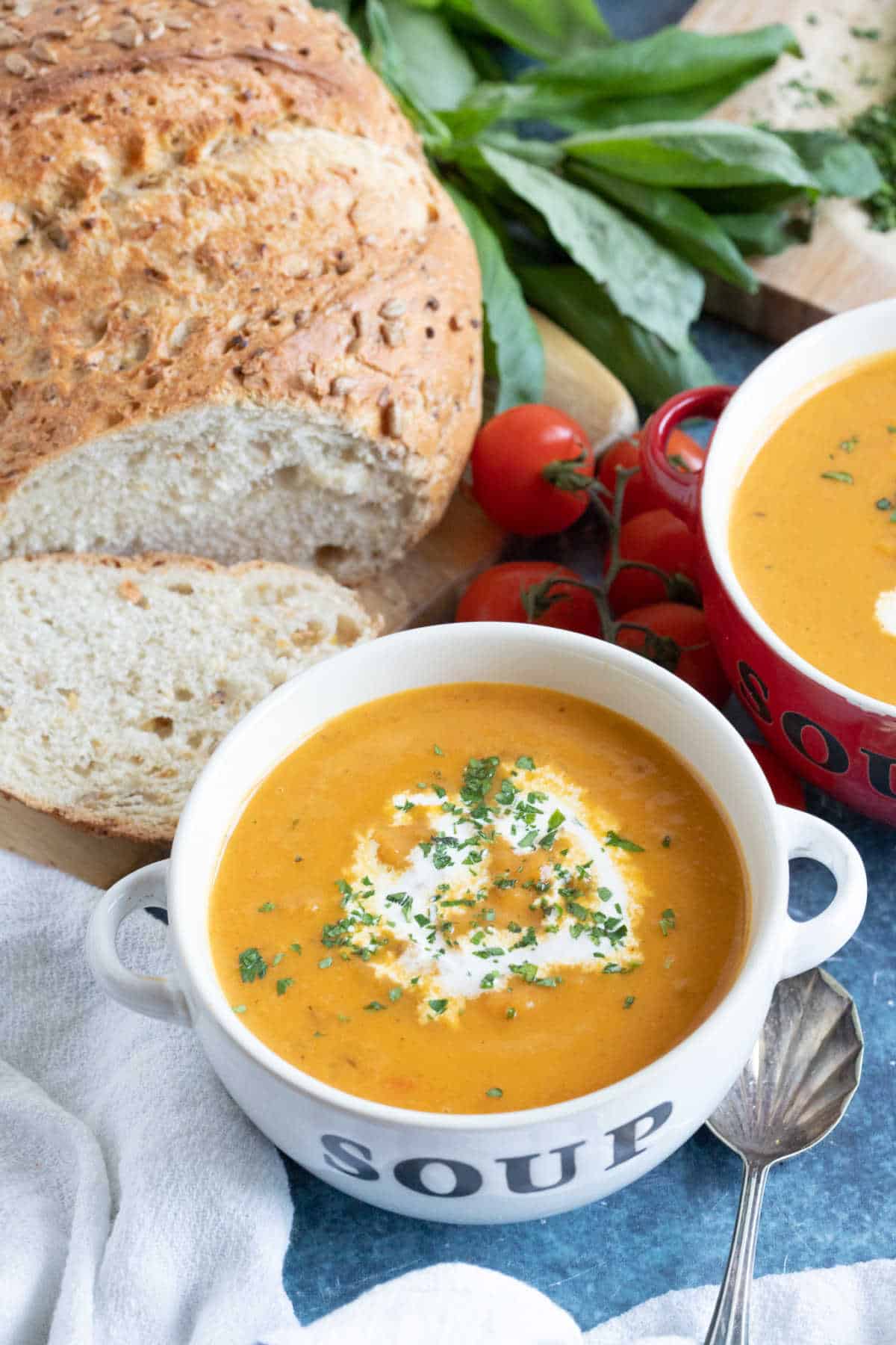 Swede soup in a soup bowl.