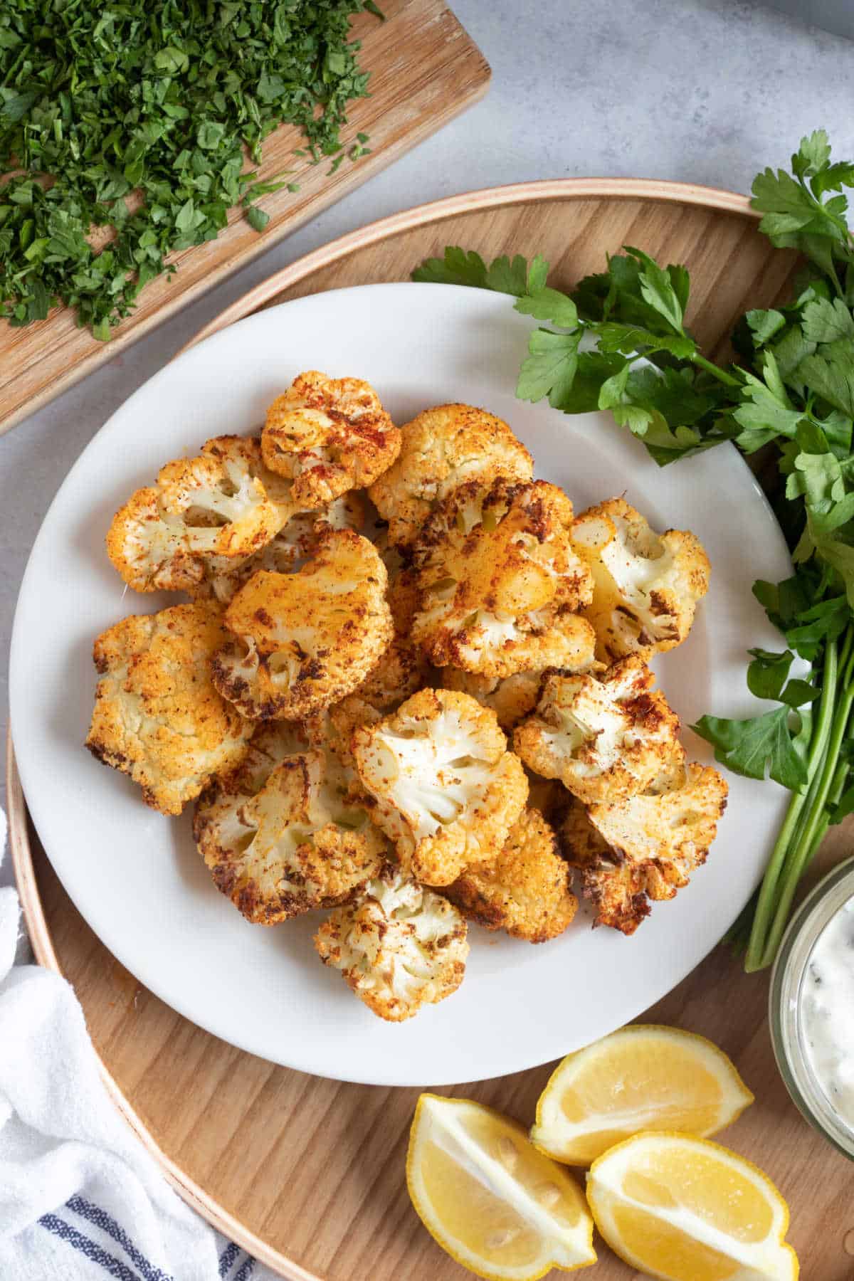 Air fryer cauliflower on a plate.