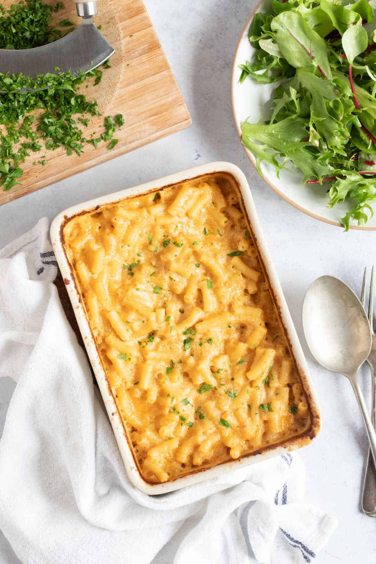 Air fryer macaroni cheese in a baking dish.