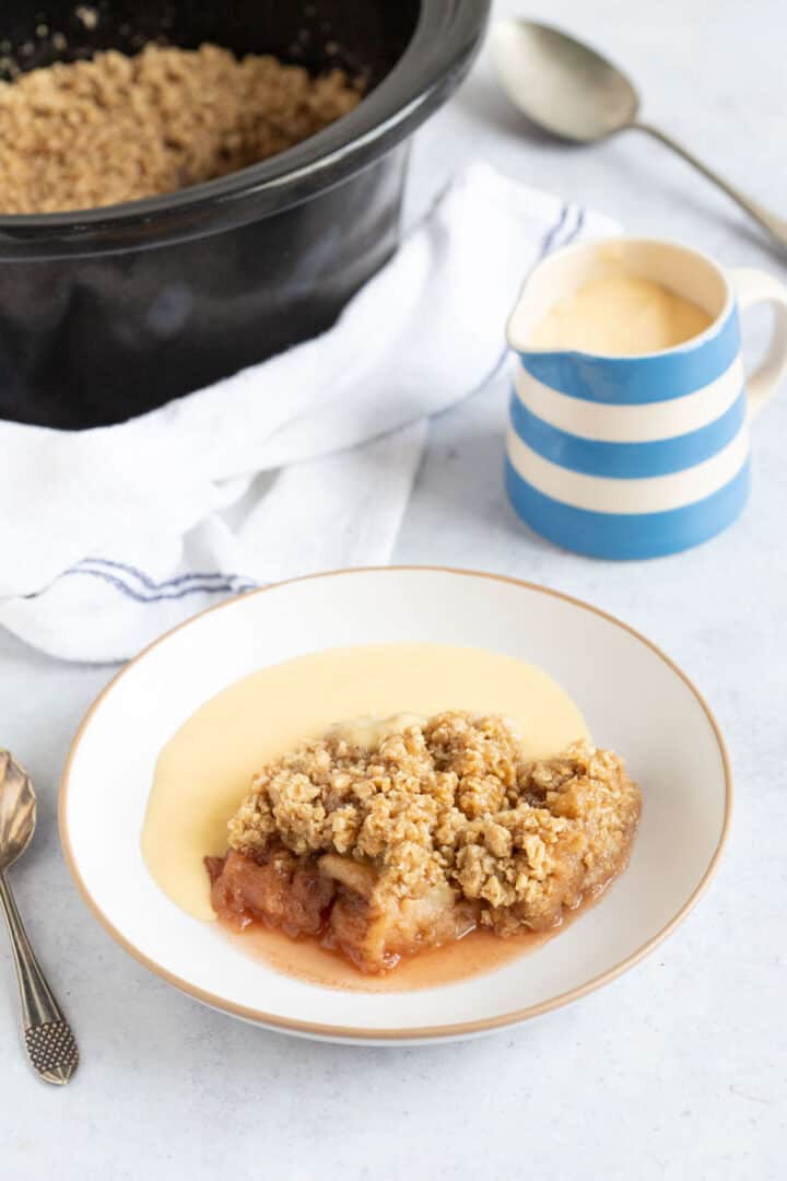 Easy Slow Cooker Apple Crumble Recipe Effortless Foodie