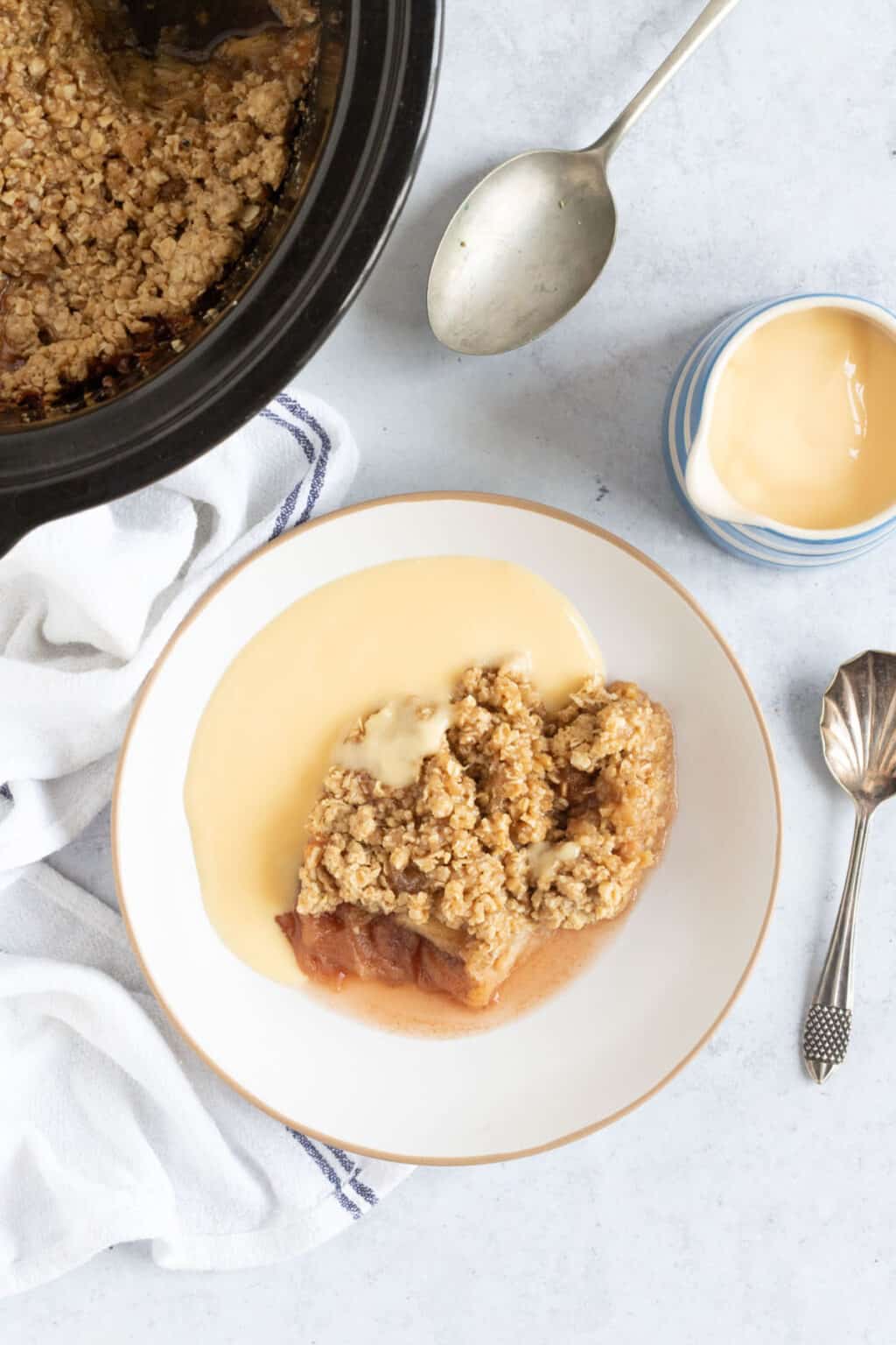Easy Slow Cooker Apple Crumble Recipe Effortless Foodie