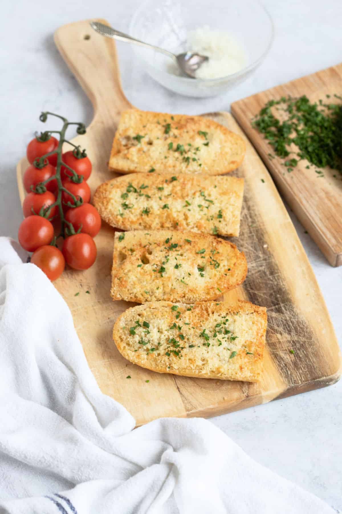 Crunchy air fryer garlic bread.