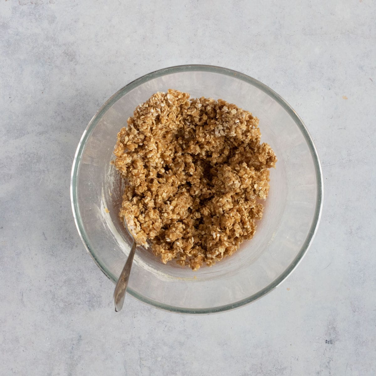 Crumbly oat topping for apple crumble.