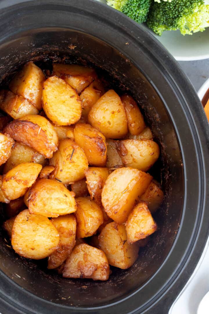 Easy Slow Cooker Roast Potatoes Effortless Foodie