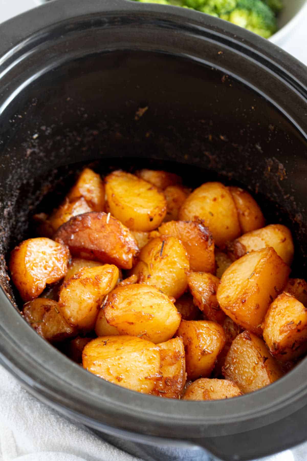 Roast potatoes in a slow cooker.