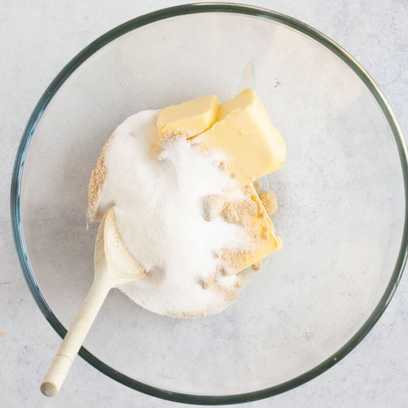 Butter and suagr in a bowl.