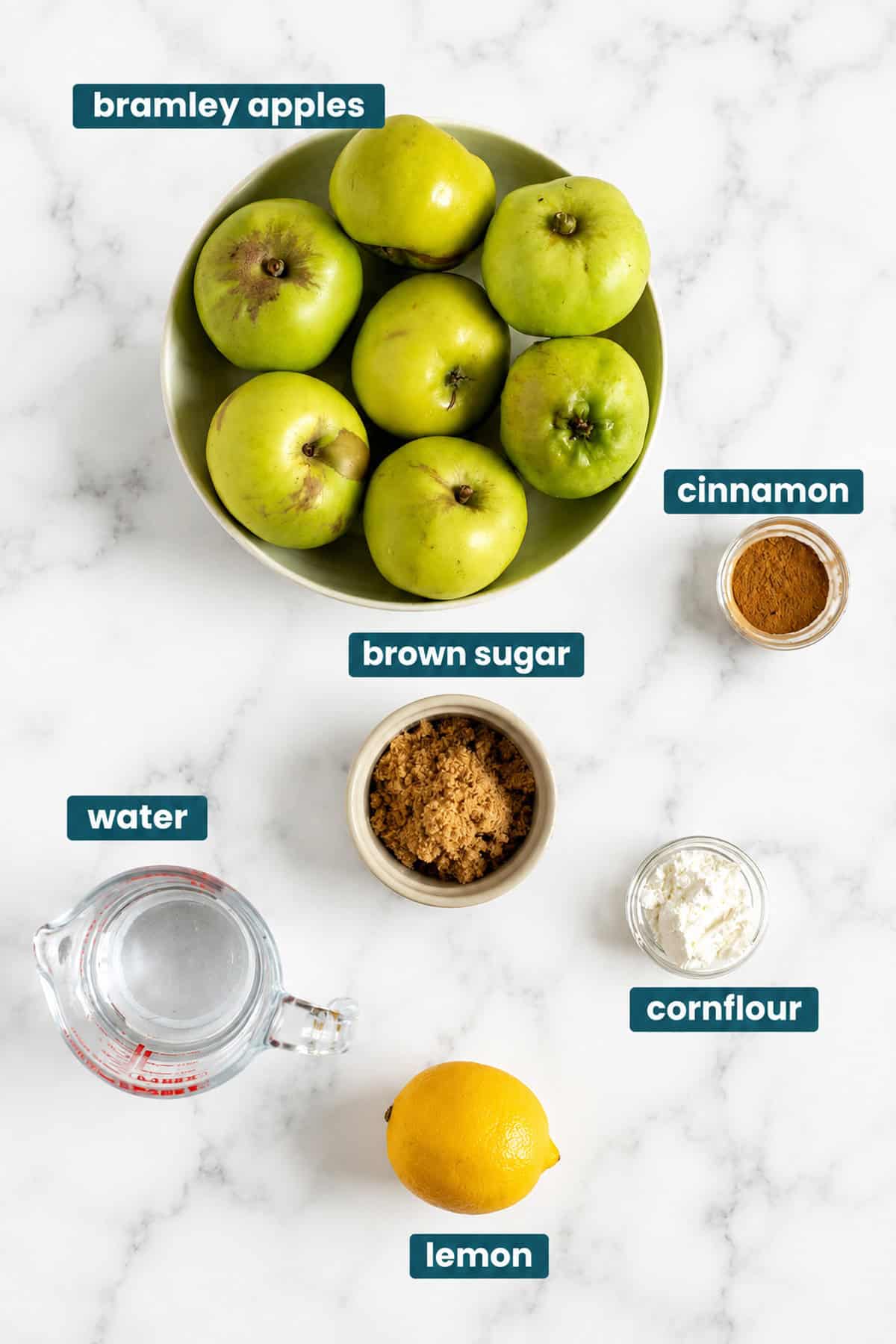 Ingredients for slow cooker stewed apples.