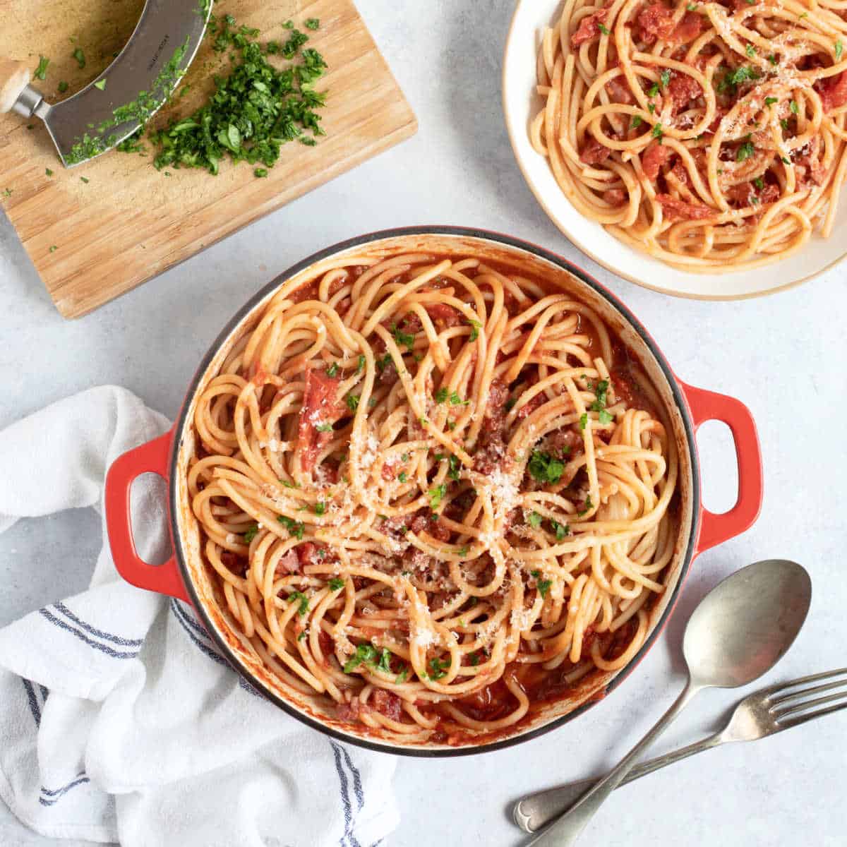Bucatini all'Amatriciana in a pan.