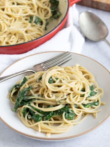 Spinach and blue cheese pasta